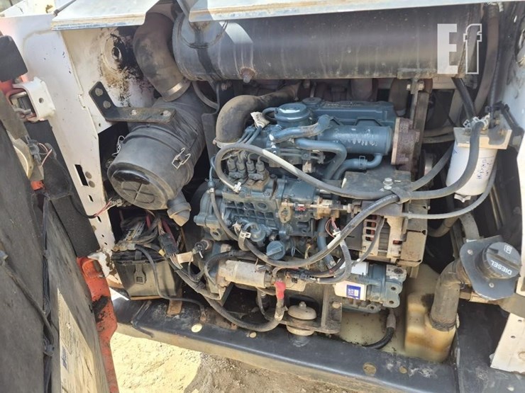 2013-bobcat-s570-image-11