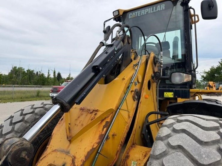 2010-caterpillar-924h-image-32