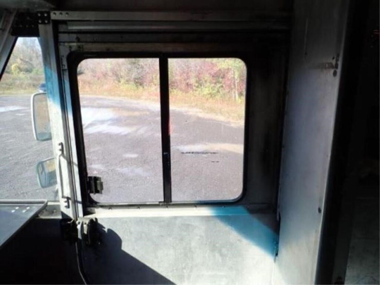 2008-freightliner-mt55-image-38