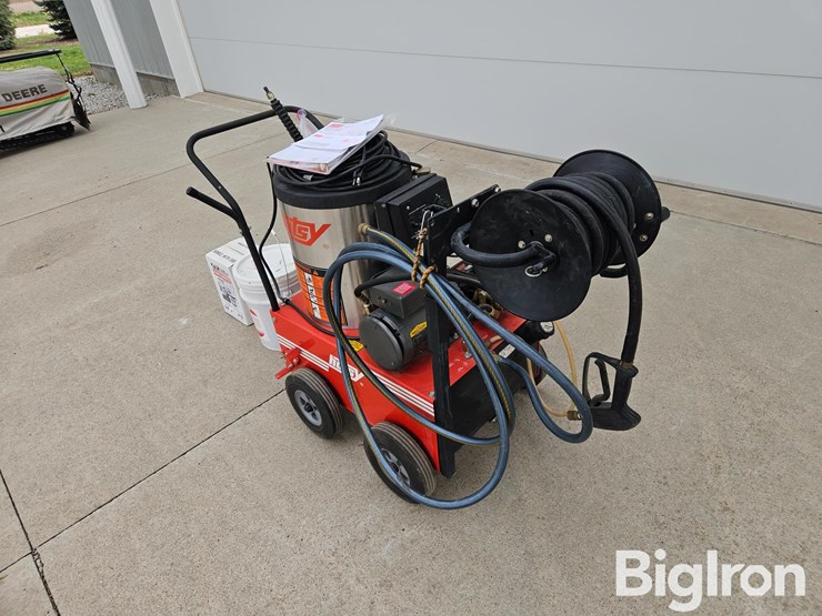 hotsy-555ss-hot-water-pressure-washer-image-8