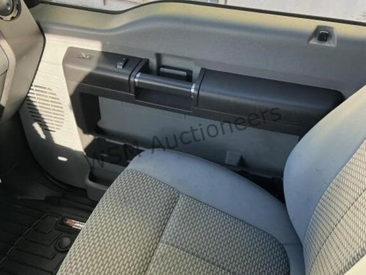 2016-ford-f550-image-24