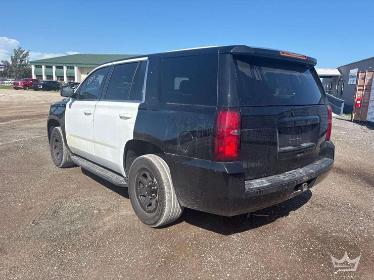 2018-chevrolet-tahoe-image-3