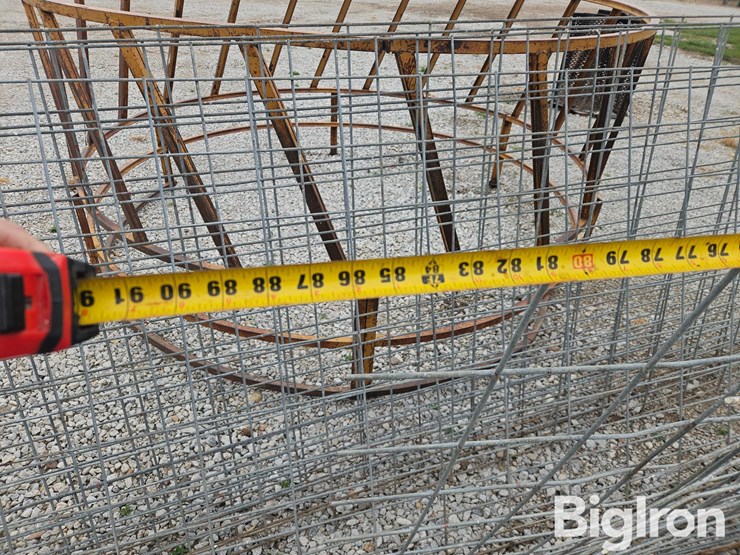round-bale-feeders-&-mesh-livestock-panels-image-20