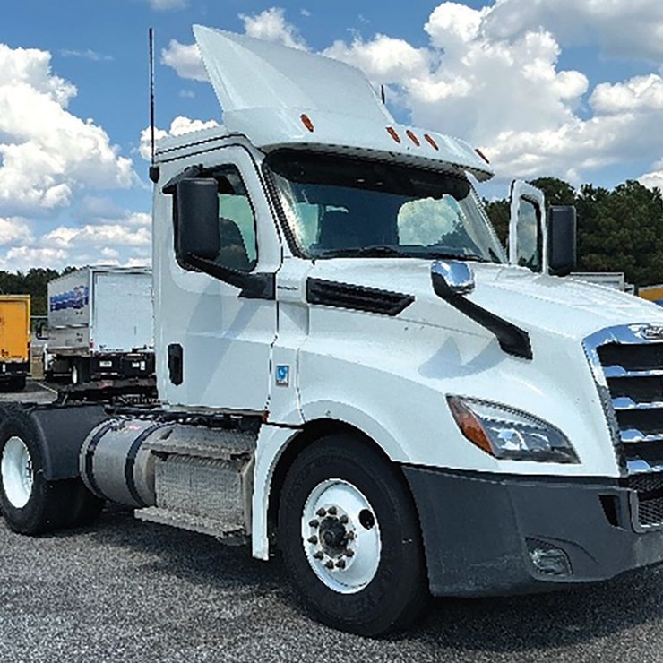 2020 FREIGHTLINER CASCADIA 126