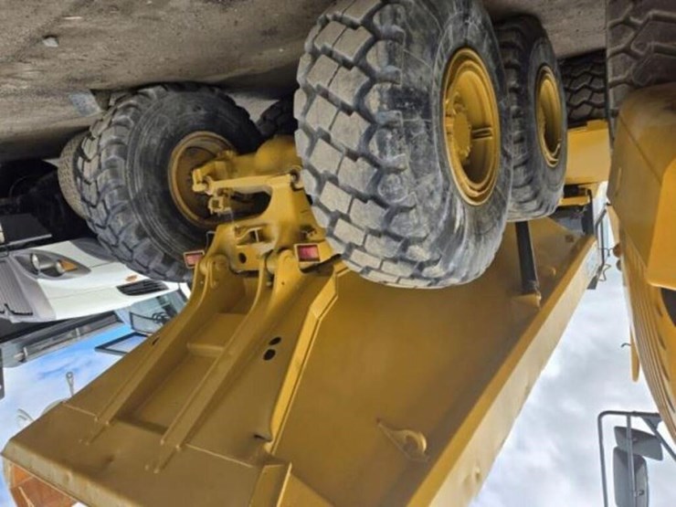 1996-caterpillar-d250e-image-53