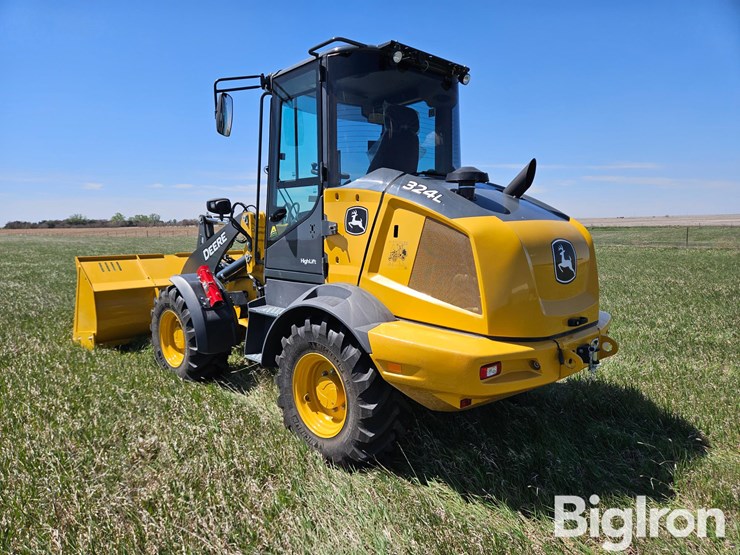 2021-deere-324l-image-7