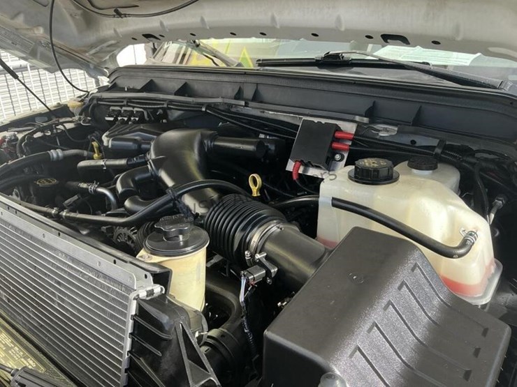 2015-ford-f550-image-16