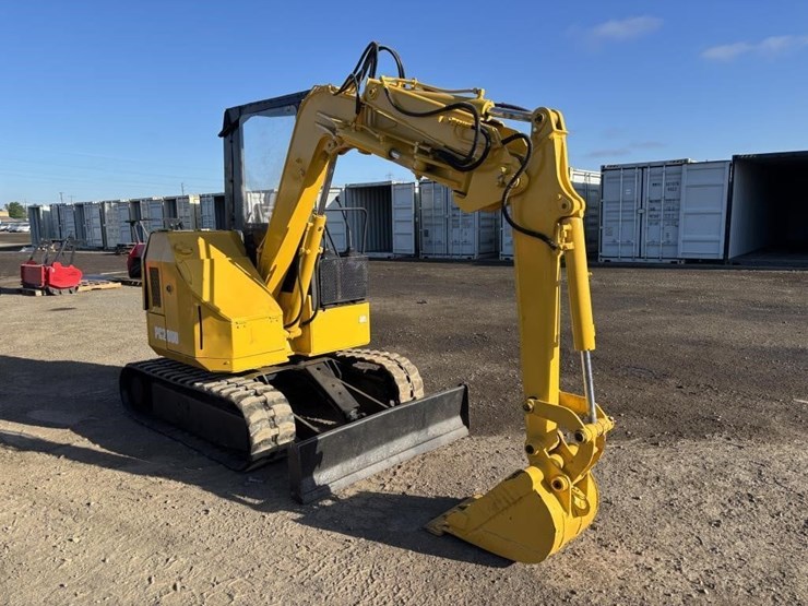 komatsu-pc28uu-image-2