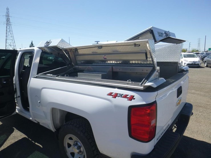 2018-chevrolet-1500-image-10