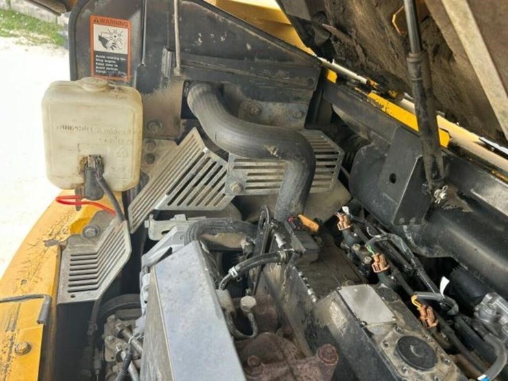 2014-deere-85g-image-30