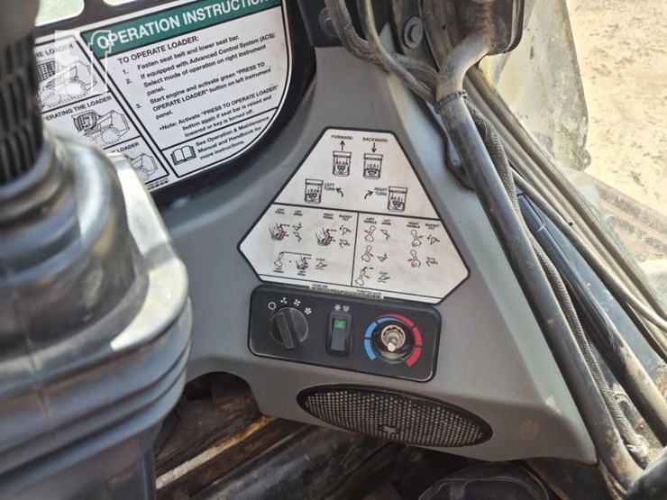 2013-bobcat-s570-image-15