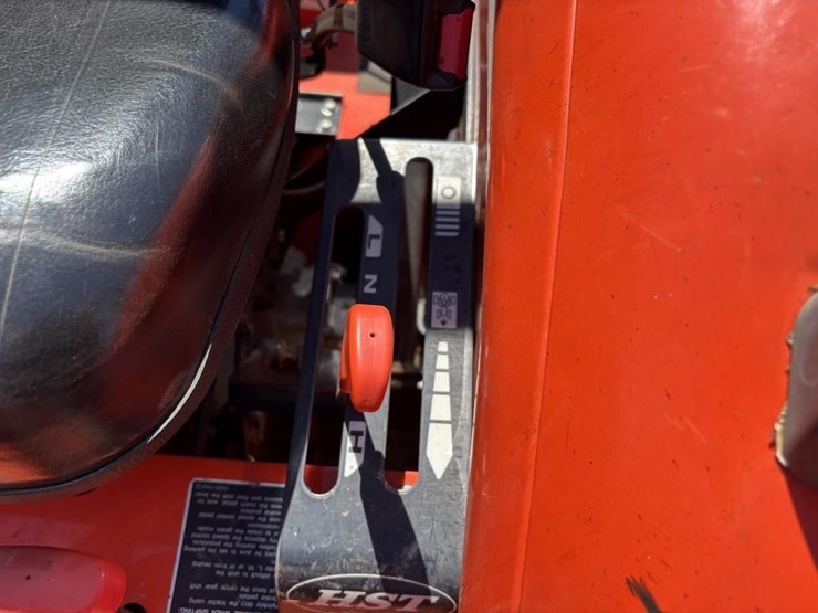 2013-kubota-l3800d-image-47