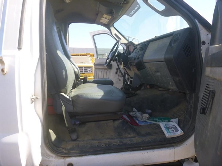 2011-ford-f750-image-13