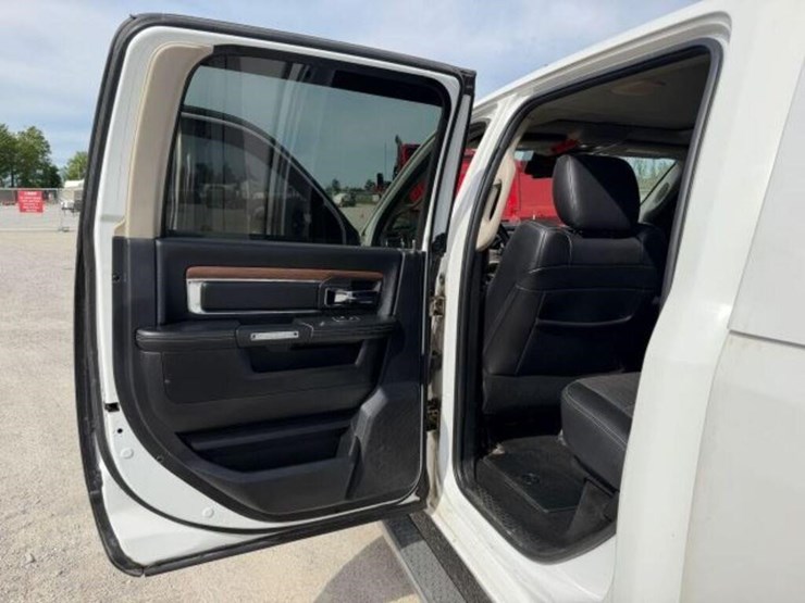 2015-ram-2500-hd-image-25