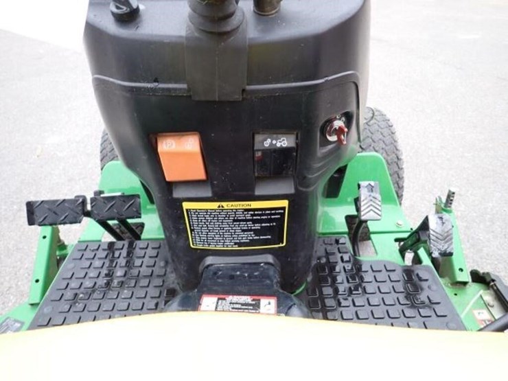 john-deere-200-image-14