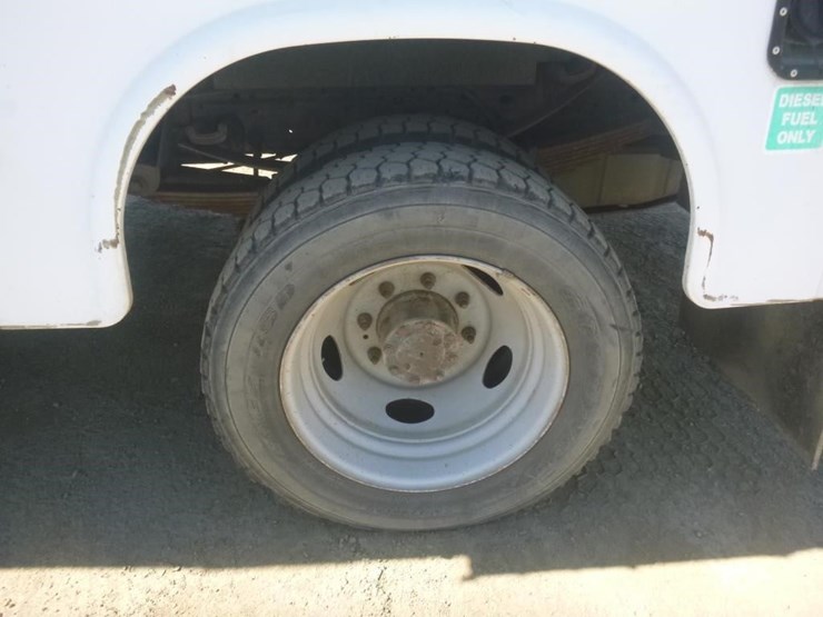 2002-ford-f550-image-27