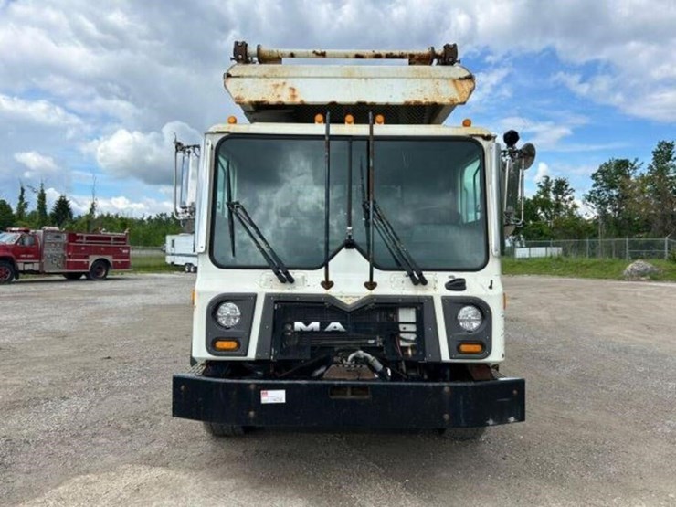 2020-mack-terrapro-tri/a-garbage-truck-1m2te1gc0lm-image-3