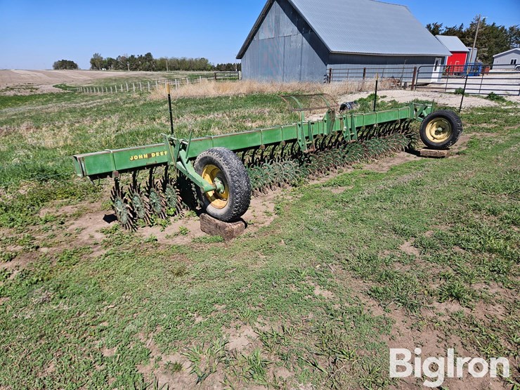 john-deere-400-image-3
