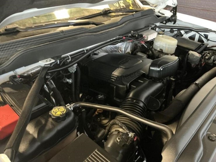 2016-chevrolet-silverado-3500hd-image-11