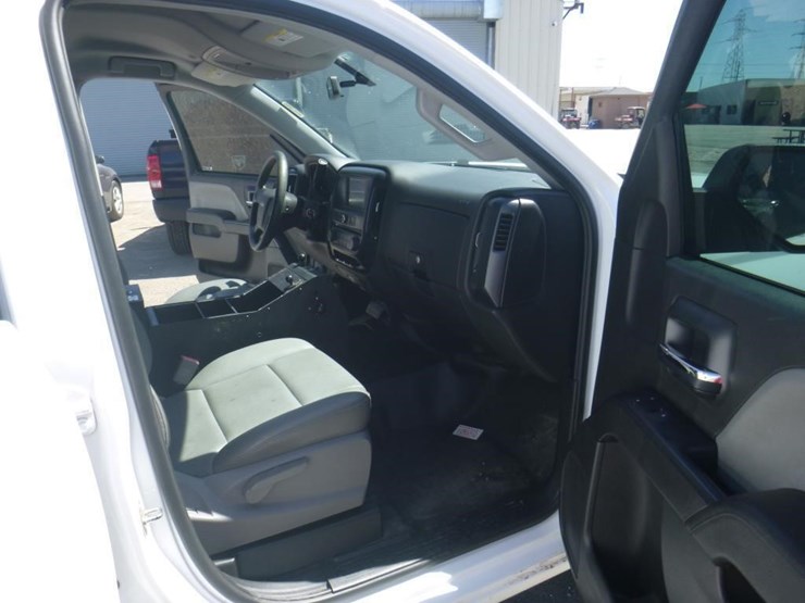 2018-chevrolet-1500-image-6