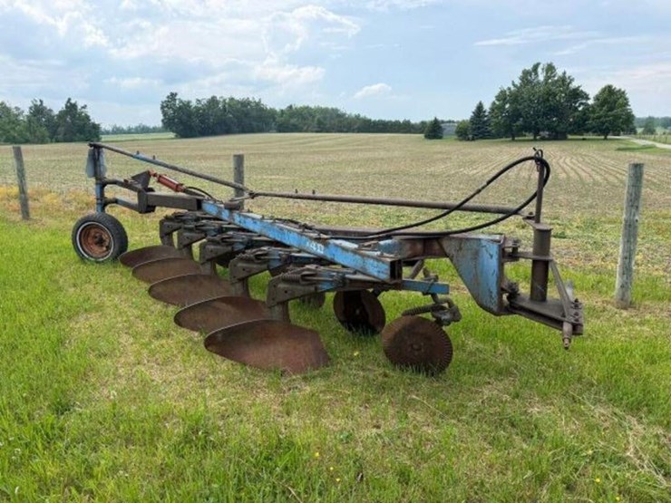 white-5-furrow-plow-image-1
