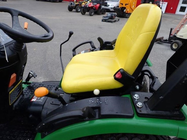 john-deere-200-image-23