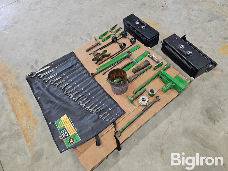 hand-tools,-tool-boxes-and-john-deere-parts-image-5