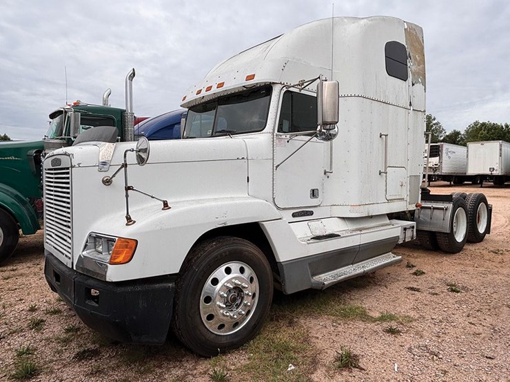 1996-freightliner-fld120-image-1