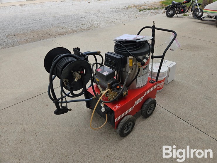hotsy-555ss-hot-water-pressure-washer-image-6