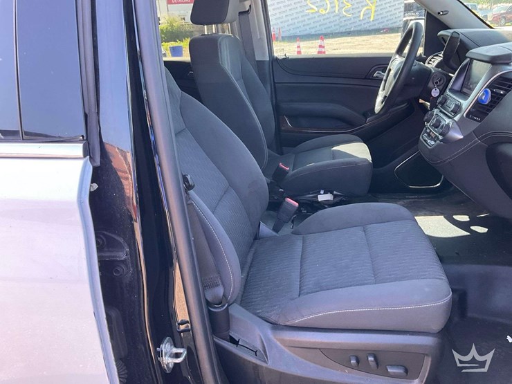 2020-chevrolet-tahoe-image-19