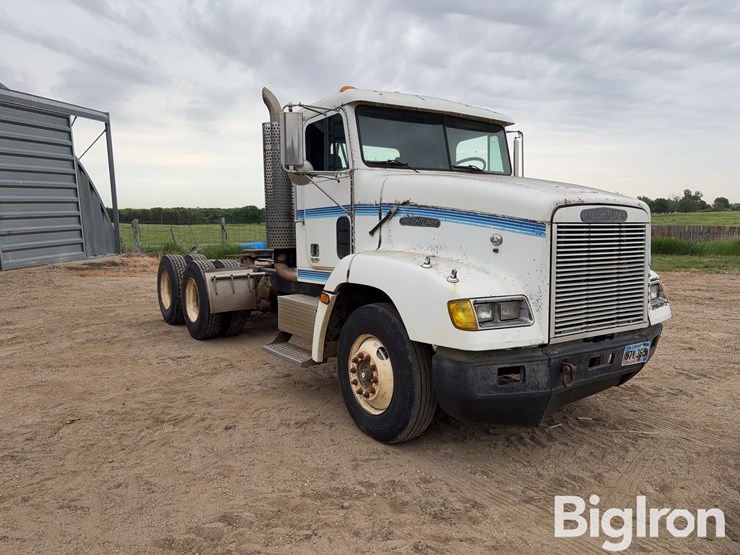 1992-freightliner-fld112-image-3