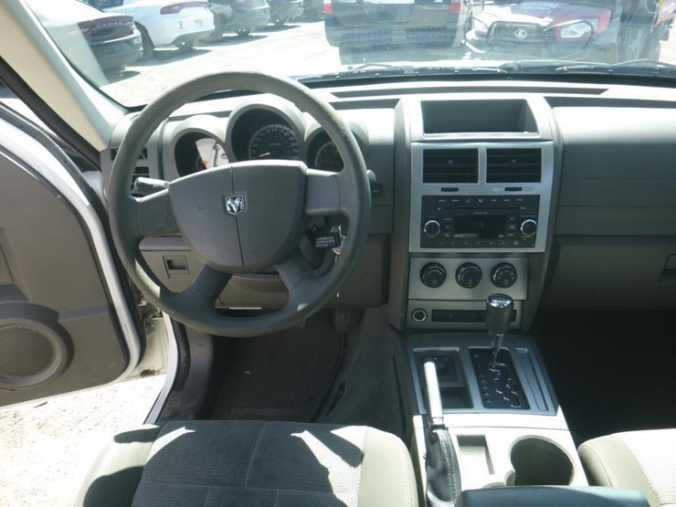 2009-dodge-nitro-image-9