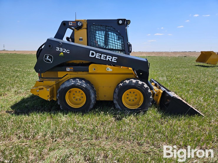 2019-deere-332g-image-4