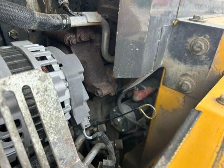 2014-deere-85g-image-31