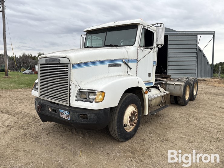 1992-freightliner-fld112-image-1