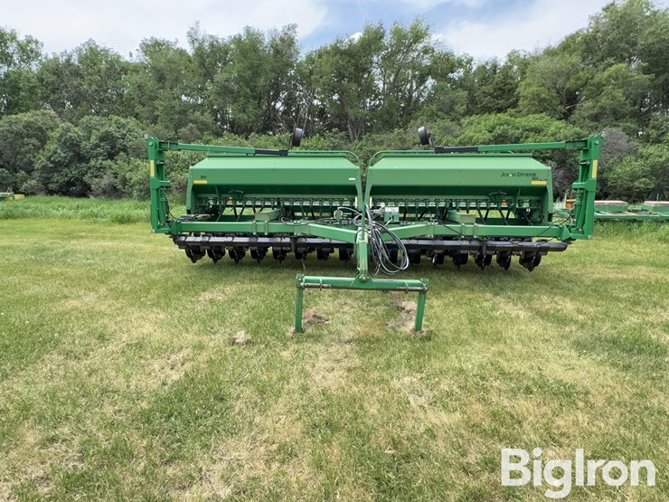 john-deere-1590-image-2