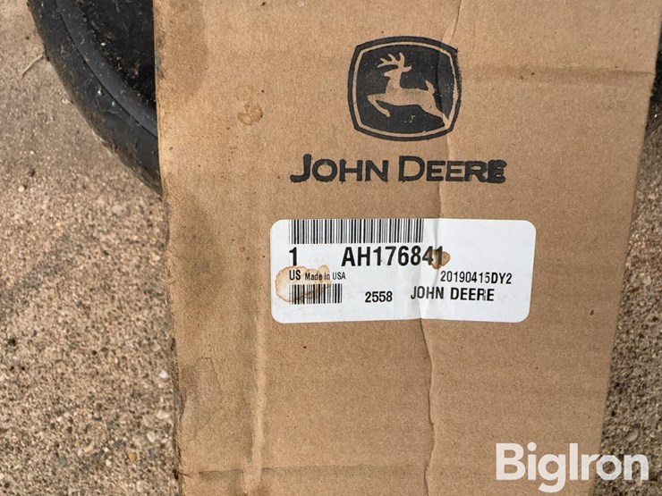 john-deere-ah176841-planter-hydraulic-cylinder-image-10