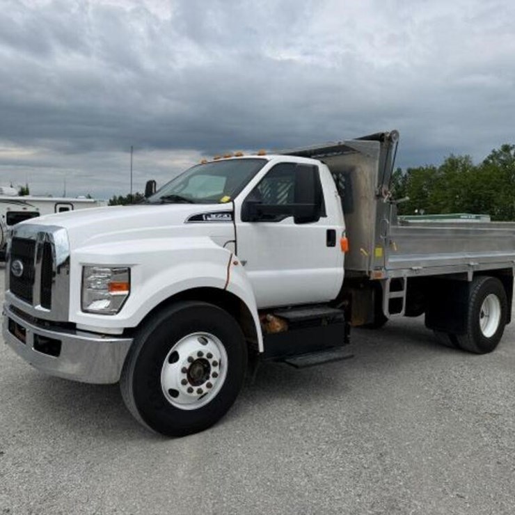 2022 FORD F650 XL