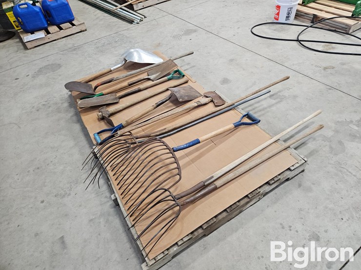 shovels,-rakes-and-other-garden-tools-image-5