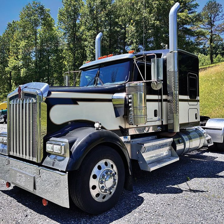2019 KENWORTH W900L