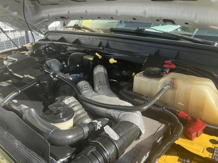 2015-ford-f550-image-15