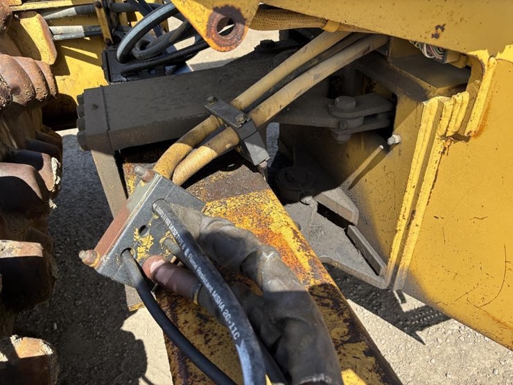caterpillar-cp-433c-image-19