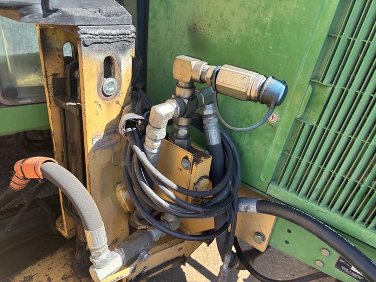 john-deere-6410-image-11