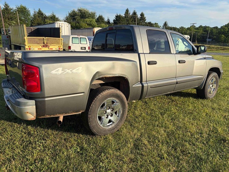 2005-dodge-dakota-image-4