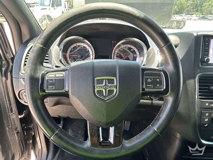 2016-dodge-grand-caravan-image-13