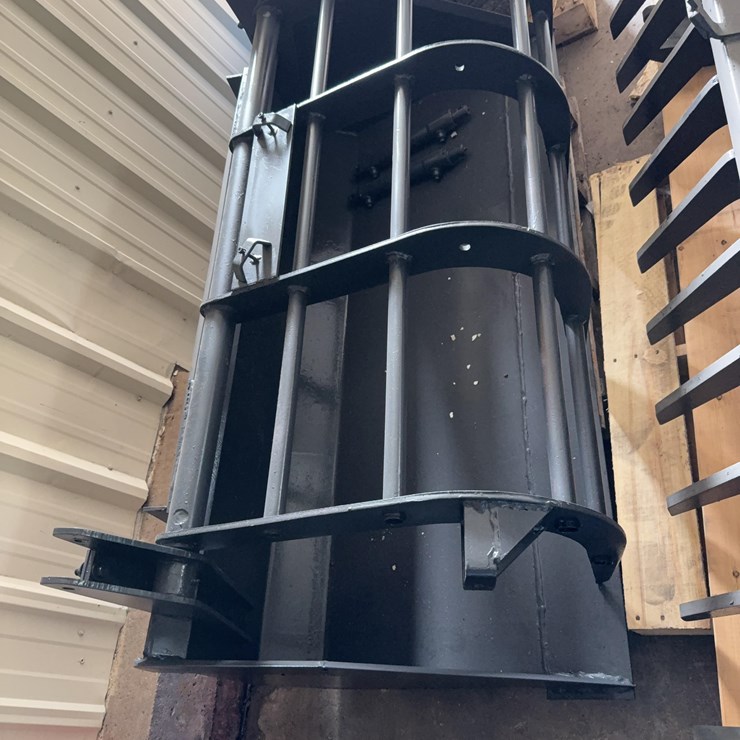Attachments International Bucket and Grapple