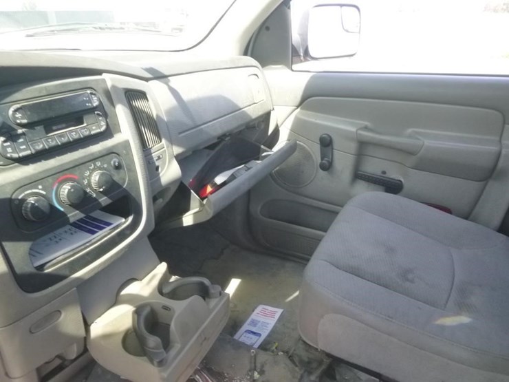 2005-dodge-ram-1500-image-12