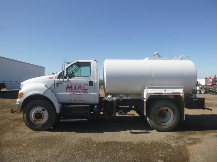 2011-ford-f750-image-5