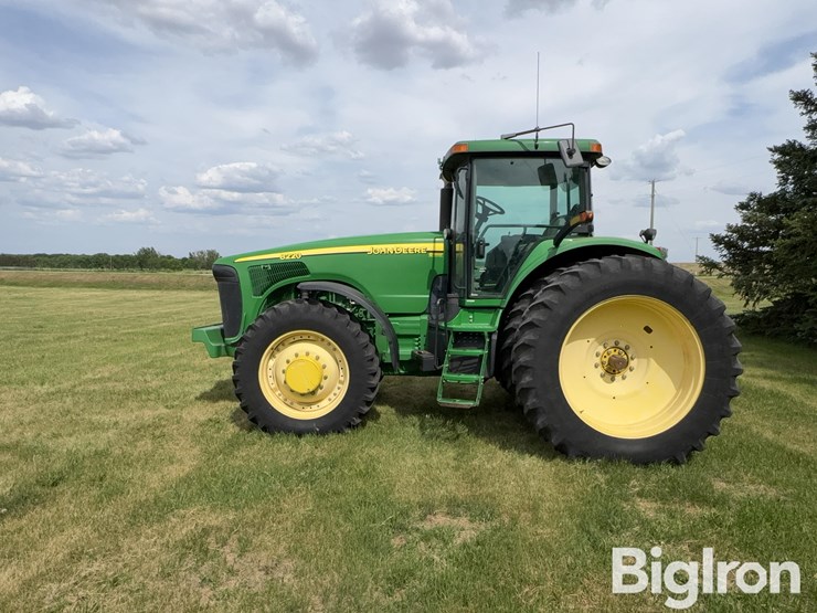 john-deere-8220-image-8