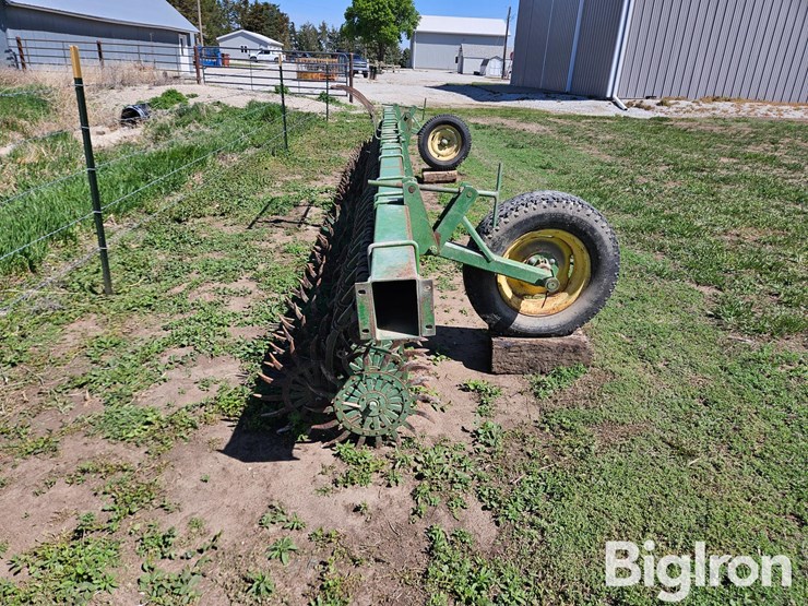 john-deere-400-image-4